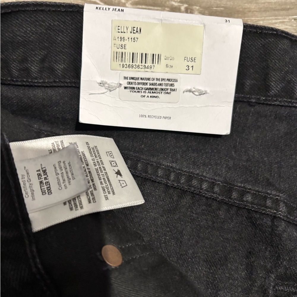 AGOLDE Kelly Jean in Fuse Black Distressed Straight Leg Size 31 NWT - Picture 6 of 13